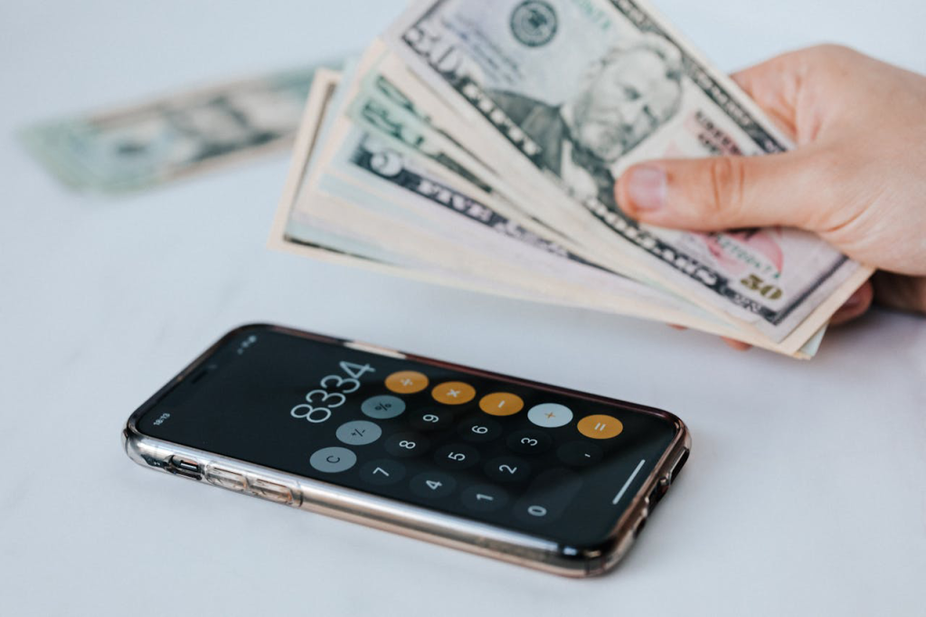 Paga la deuda con intereses altos