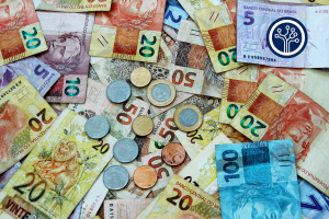 Investing Through Economic Downturns: Strategies for Weathering the Storm